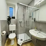 شقة Charmantes Mit Balkon - Kueche - Smarttv