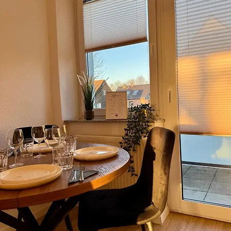 Apartment Charmantes Mit Balkon - Küche - Smarttv *