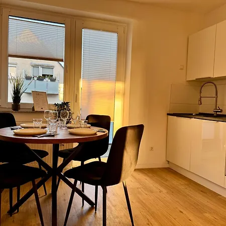 Apartamento Charmantes Mit Balkon - Kueche - Smarttv Essen